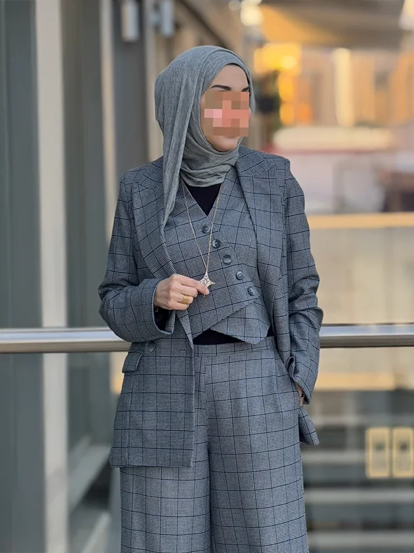 بدلة لوكسمبورغ بدلة لوكسمبورغ