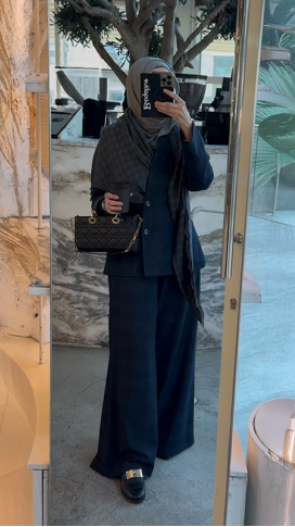 بدلة نيولاين