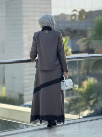 بدلة دانتيلا 