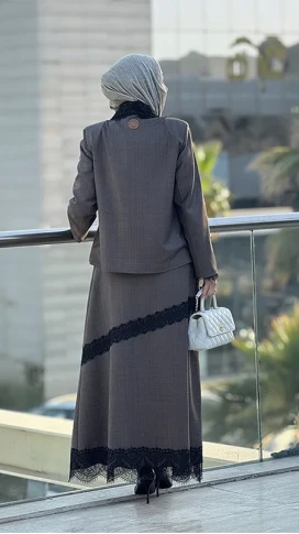 بدلة دانتيلا 