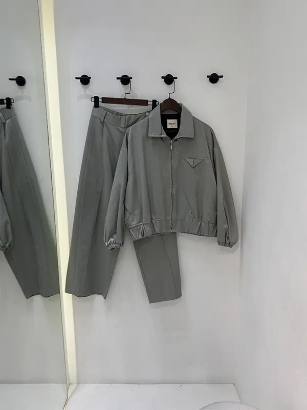 بدلة نيلي بدلة نيلي